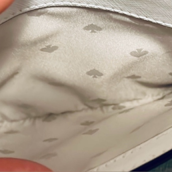 Like new! ♠️Kate Spade, like new Carson convertible crossbody. - Picture 6 of 8